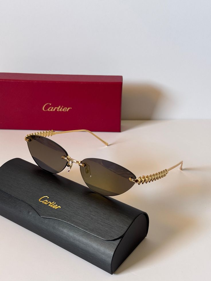 Trend Aura Luxe Rimless Gold Sunglasses – Premium UV400 Eyewear