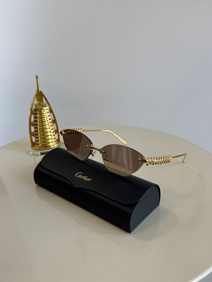 Trend Aura Luxe Rimless Gold Sunglasses – Premium UV400 Eyewear