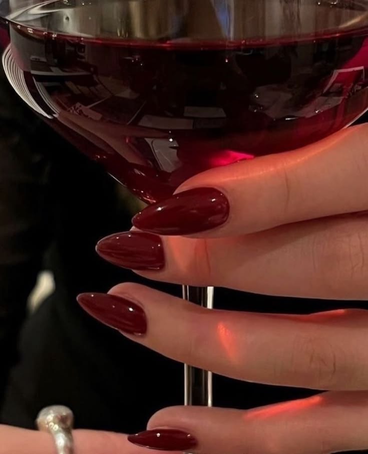 Trend Aura Burgundy Gloss Almond Press-On Nails – Luxury Reusable Nail Set